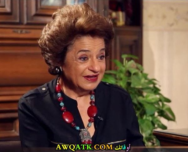 منى مكرم عبيد أستاذة العلوم السياسية