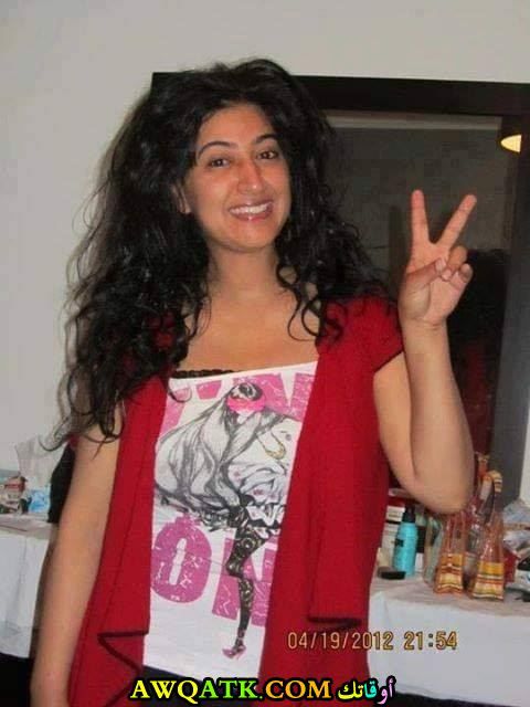 الفنانة دنيا بوطازوت