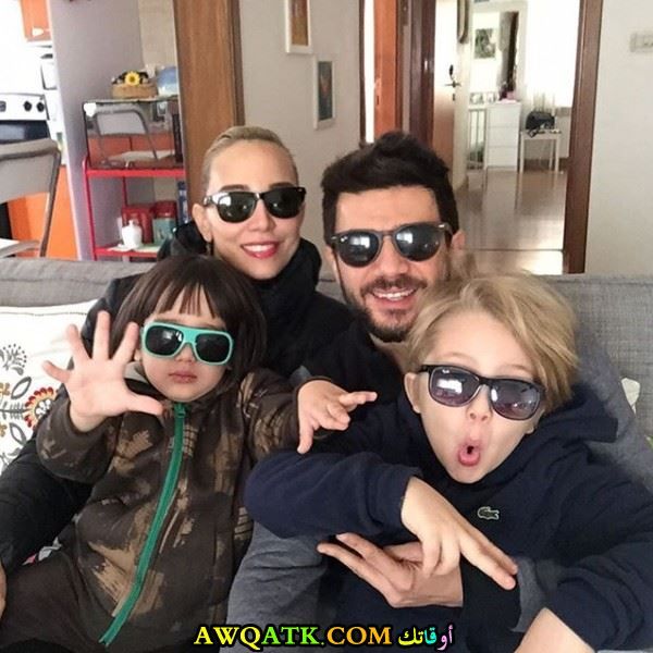 بشار غزاوي وزوجته وأولاده