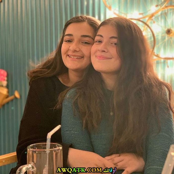 ملك أحمد زاهر واختها ليلى