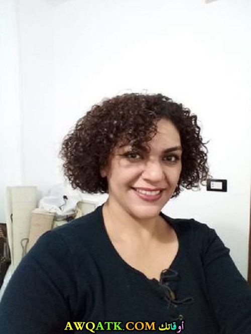 نوارة نجم تخلع الحجاب